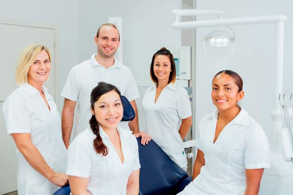 Nuestro equipo dental está formado en los países nórdicos